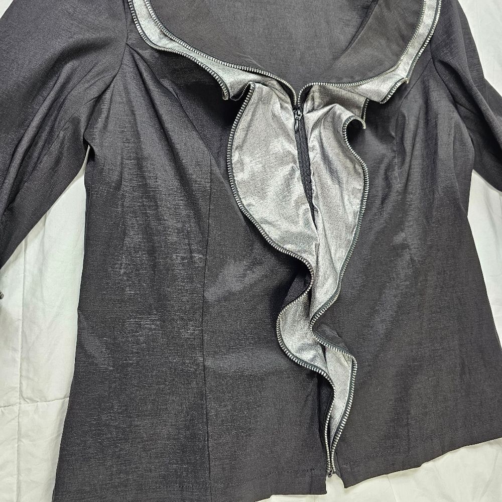 Joseph Ribkoff Ruffle Zip‎ Down Black Blouse With Zipper Accents Women's Size 10 - Picture 3 of 10